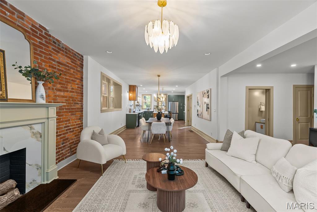 4038 Botanical Avenue