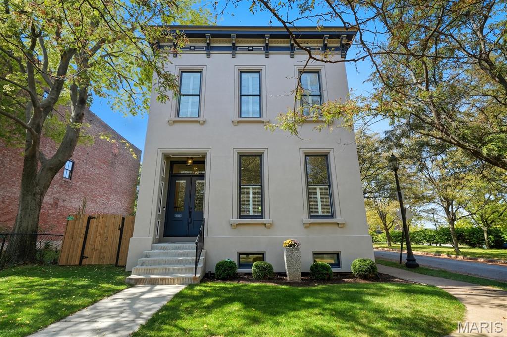 1025 Dolman Street