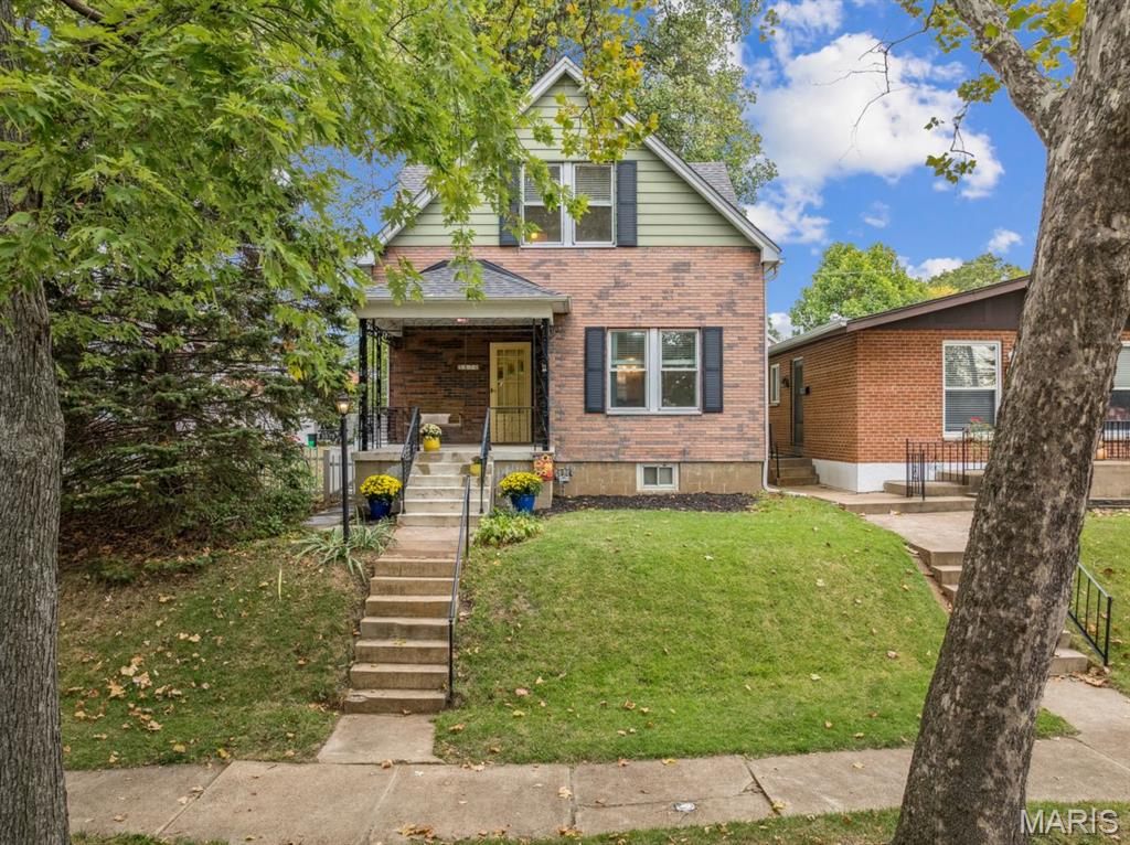 5579 Lansdowne Avenue