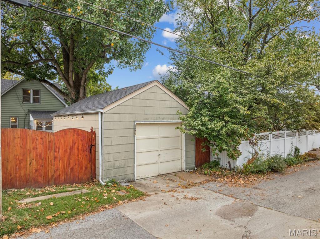 5579 Lansdowne Avenue