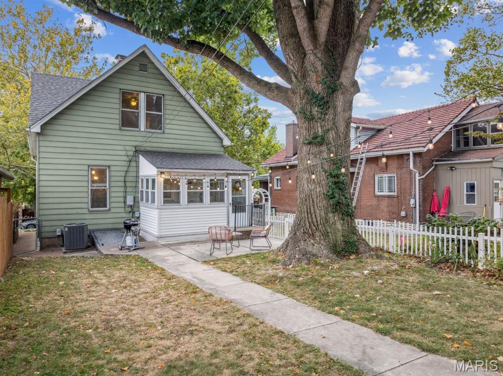 5579 Lansdowne Avenue