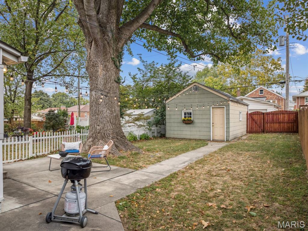 5579 Lansdowne Avenue