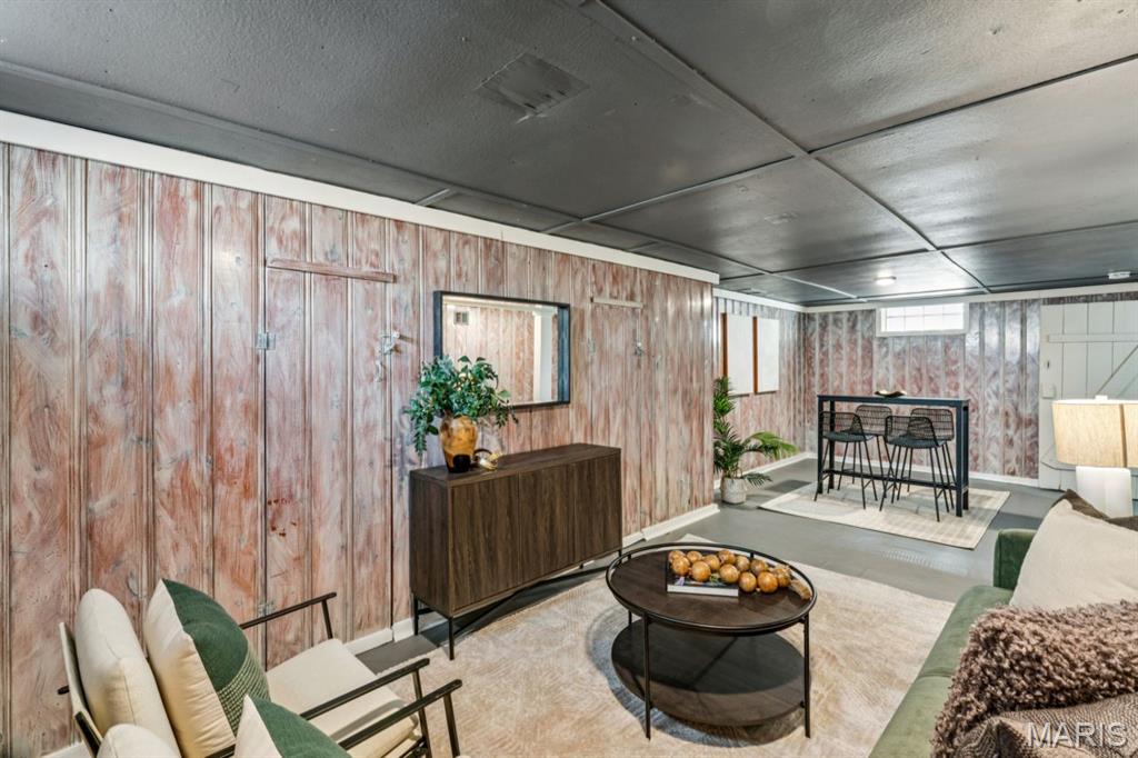 6511 Southwest Avenue