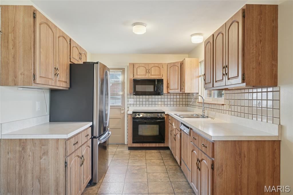 9233 Queenston Drive