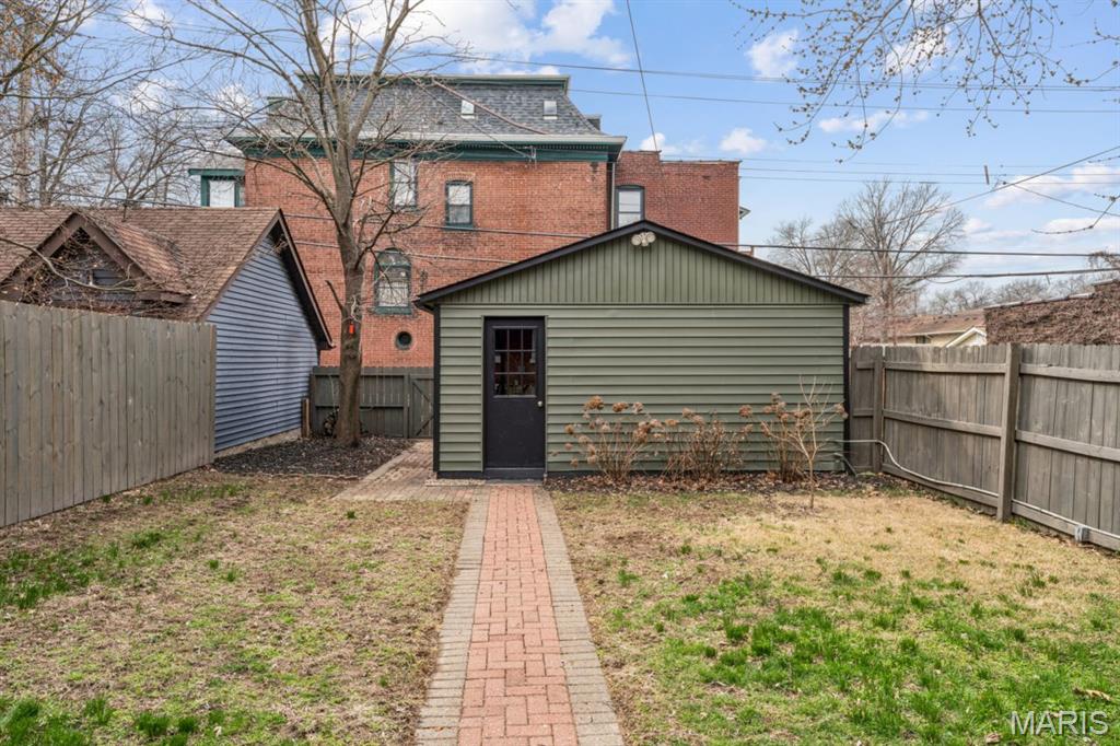 3904 Botanical Avenue