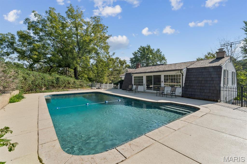 2333 Ossenfort Road