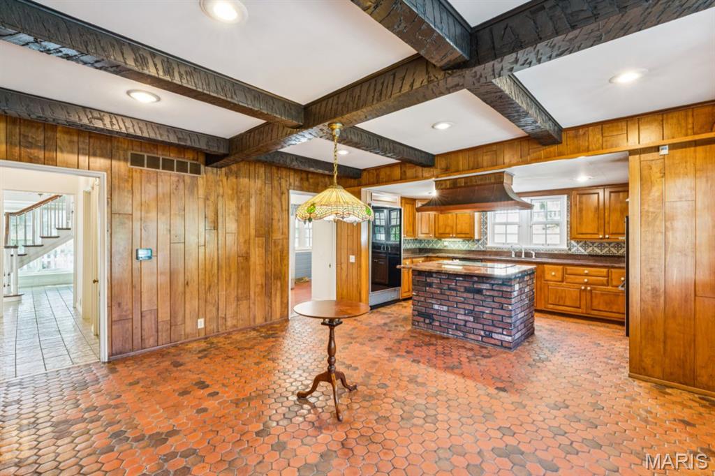 2333 Ossenfort Road