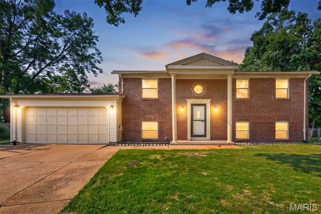 1312 Twin Trails Court