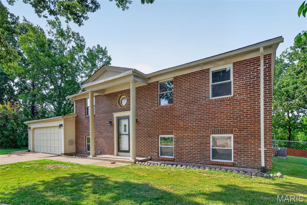 1312 Twin Trails Court
