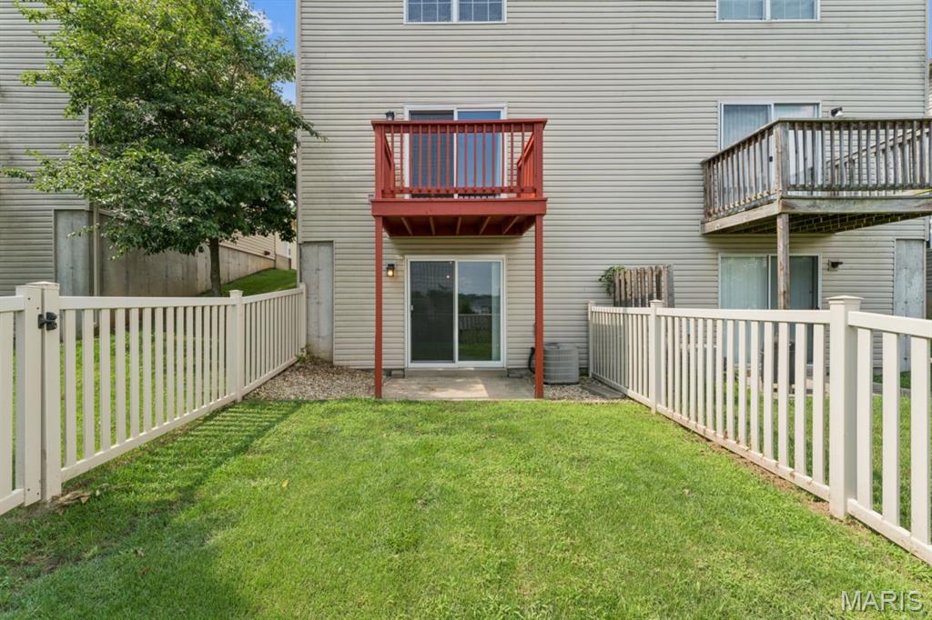 5372 Lakewood Terrace