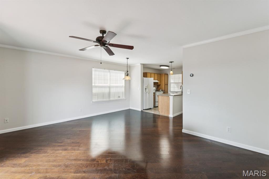 5372 Lakewood Terrace