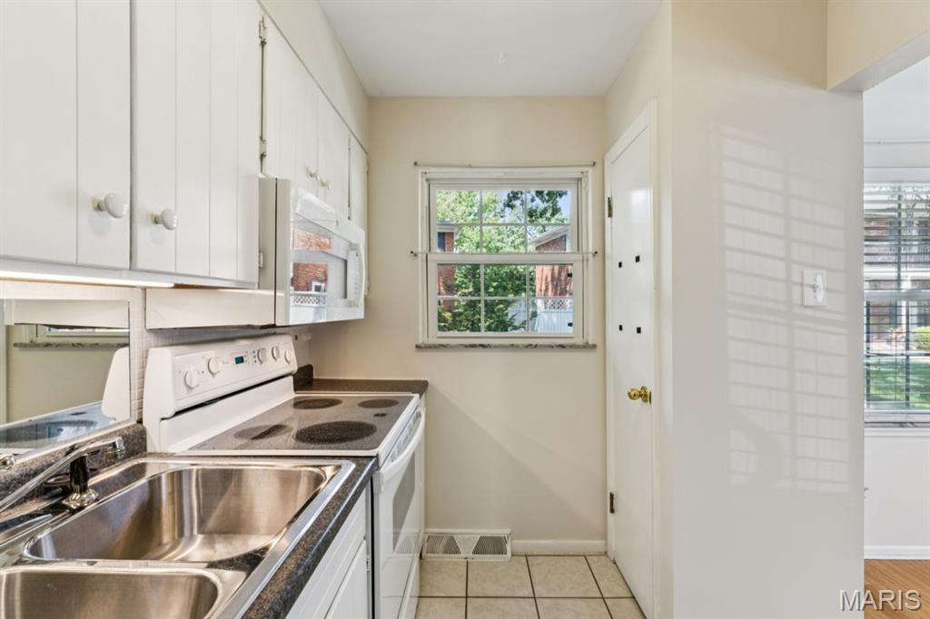 624 Candleberry Court Unit: B