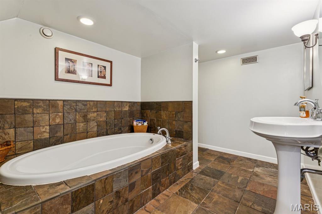 1204 Oday Avenue