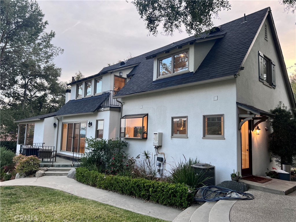 2436 N Altadena Drive