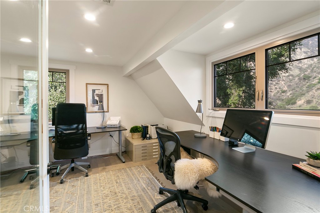 2436 N Altadena Drive