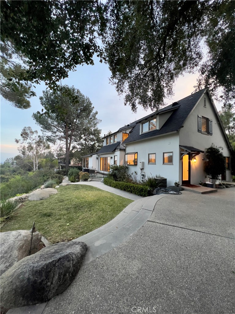 2436 N Altadena Drive