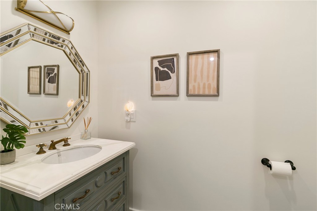 2436 N Altadena Drive