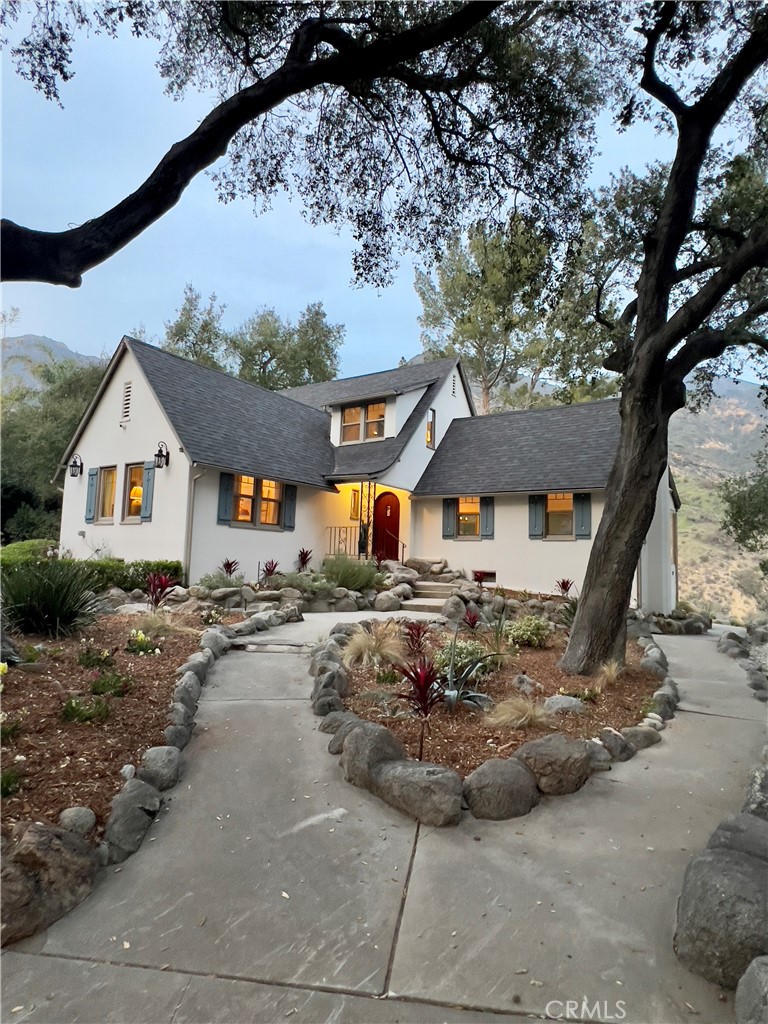 2436 N Altadena Drive
