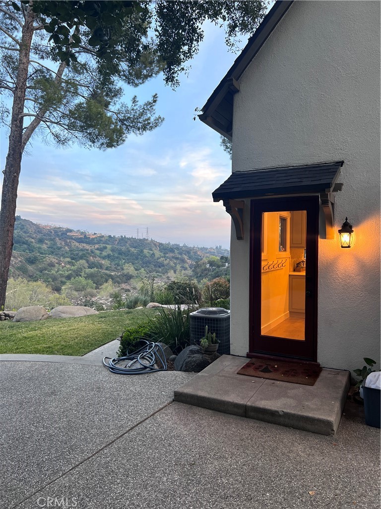 2436 N Altadena Drive