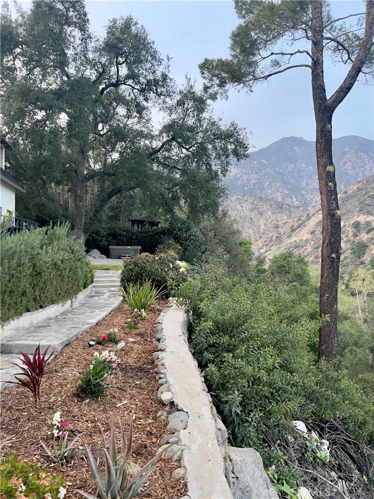 2436 N Altadena Drive