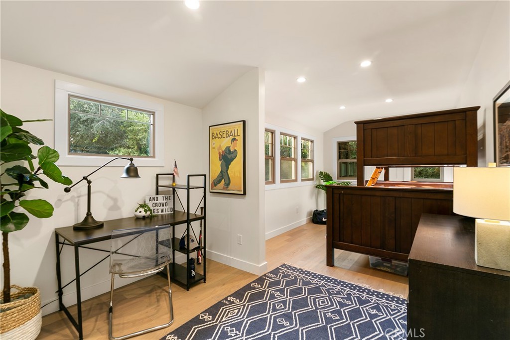 2436 N Altadena Drive