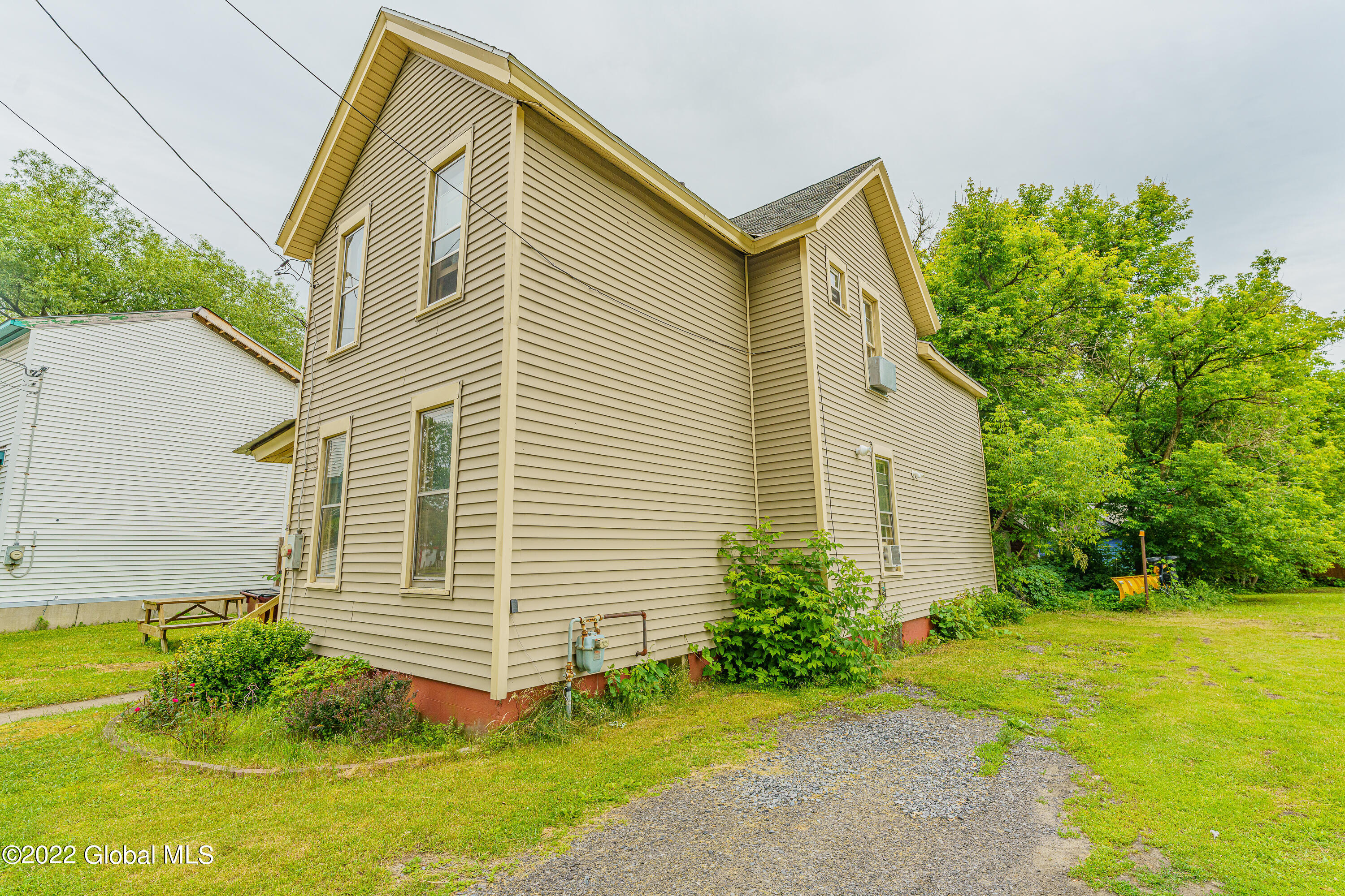 99 W 8th Avenue