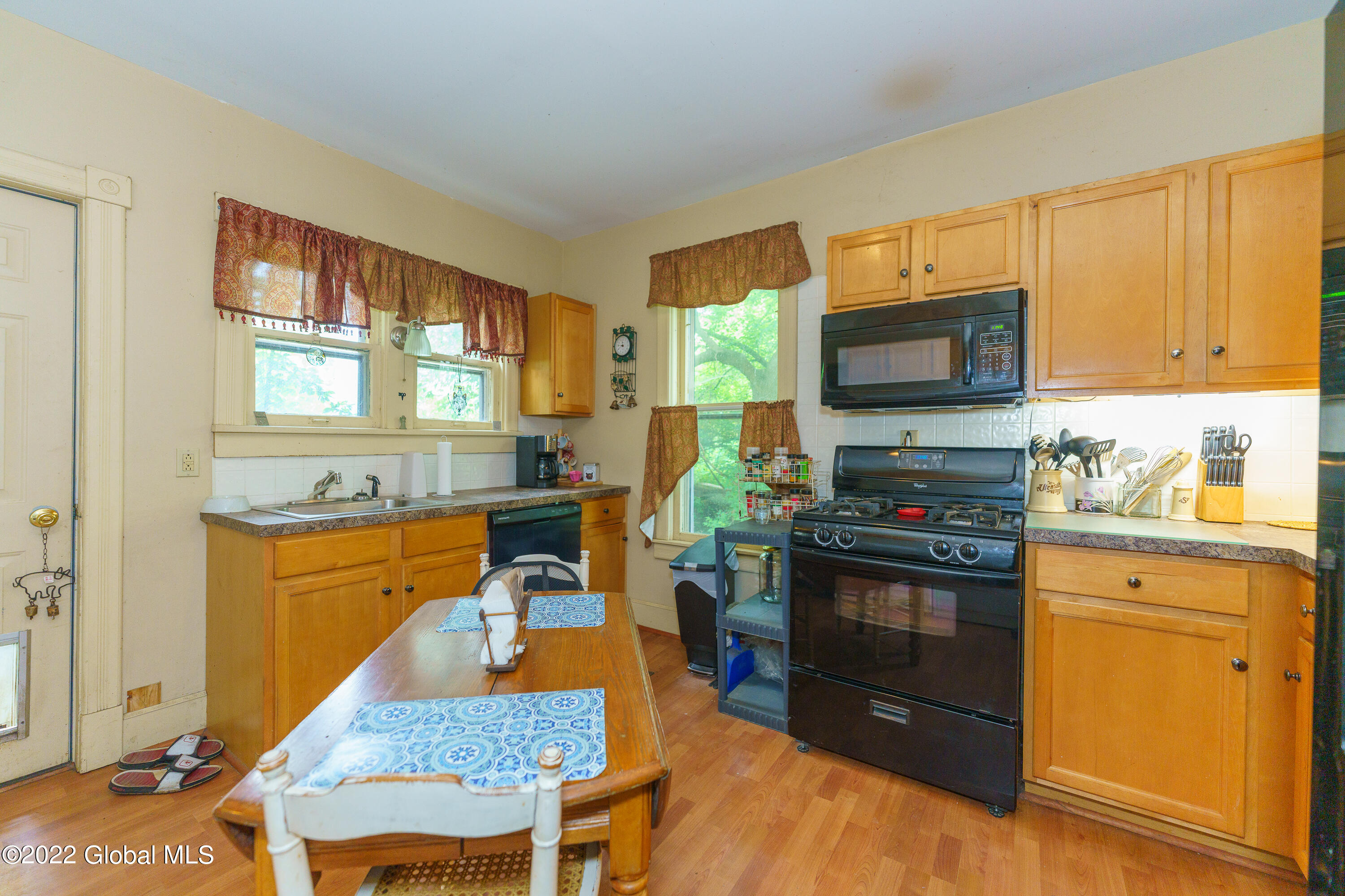 99 W 8th Avenue