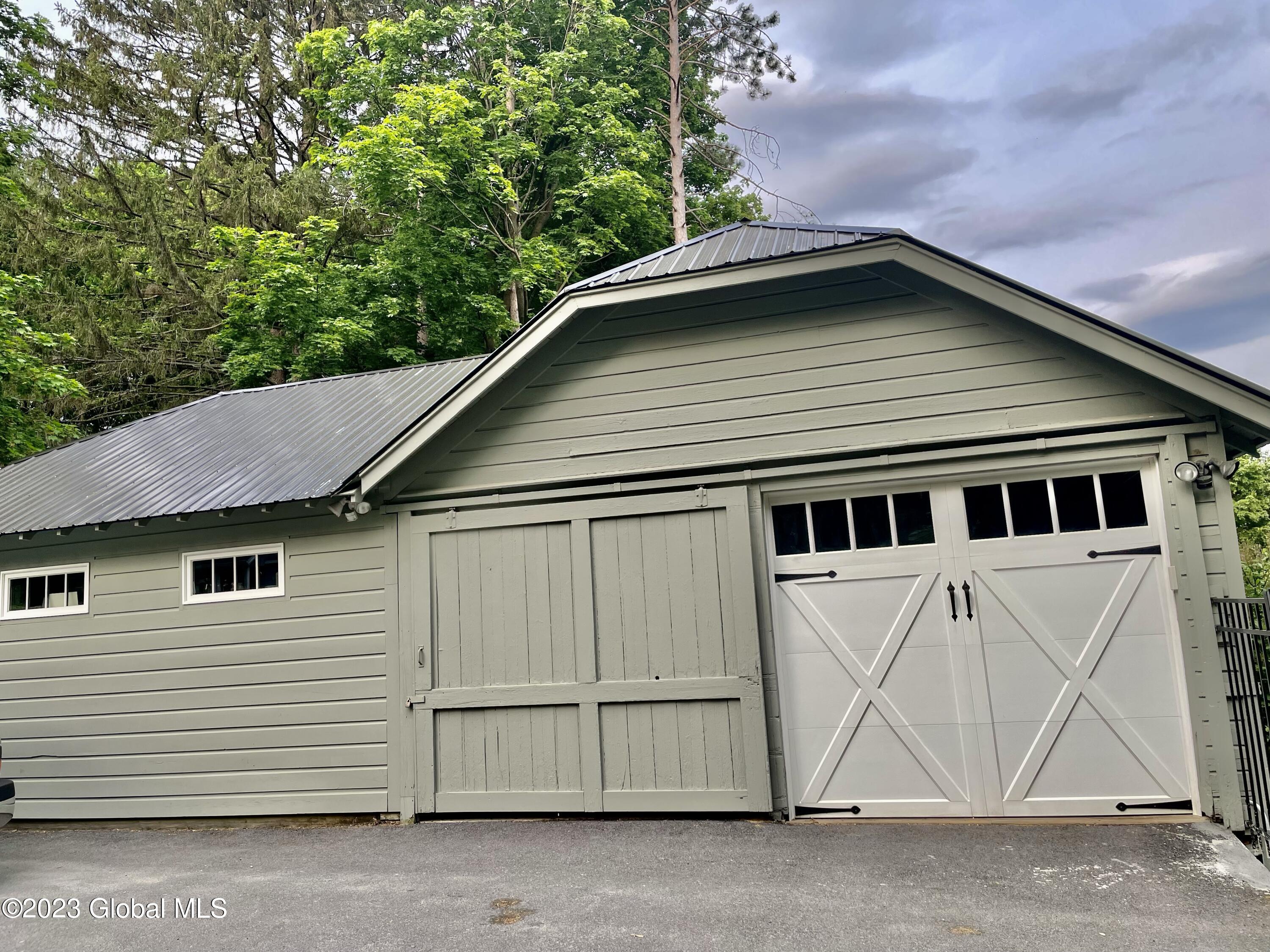 12 Lake Hill Road