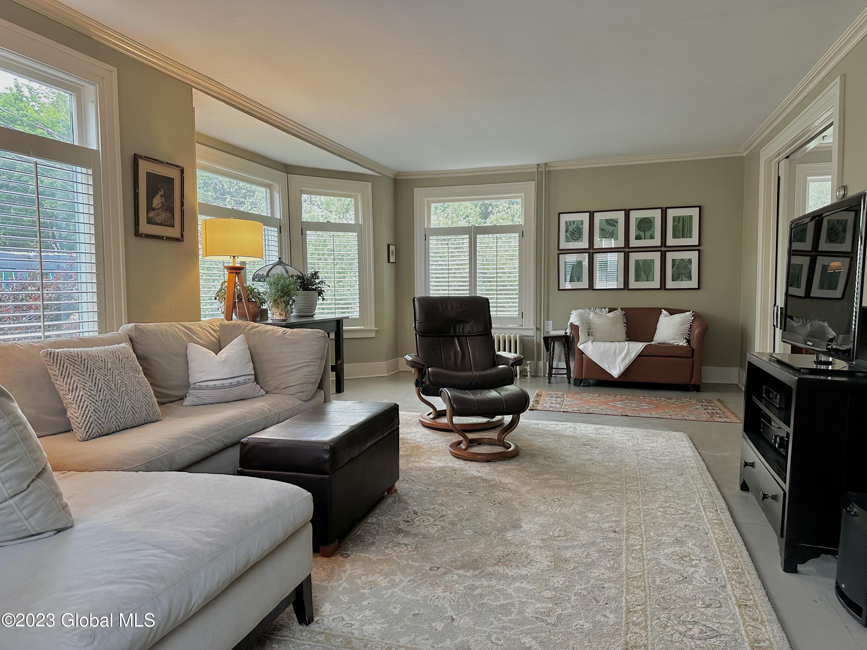 12 Lake Hill Road