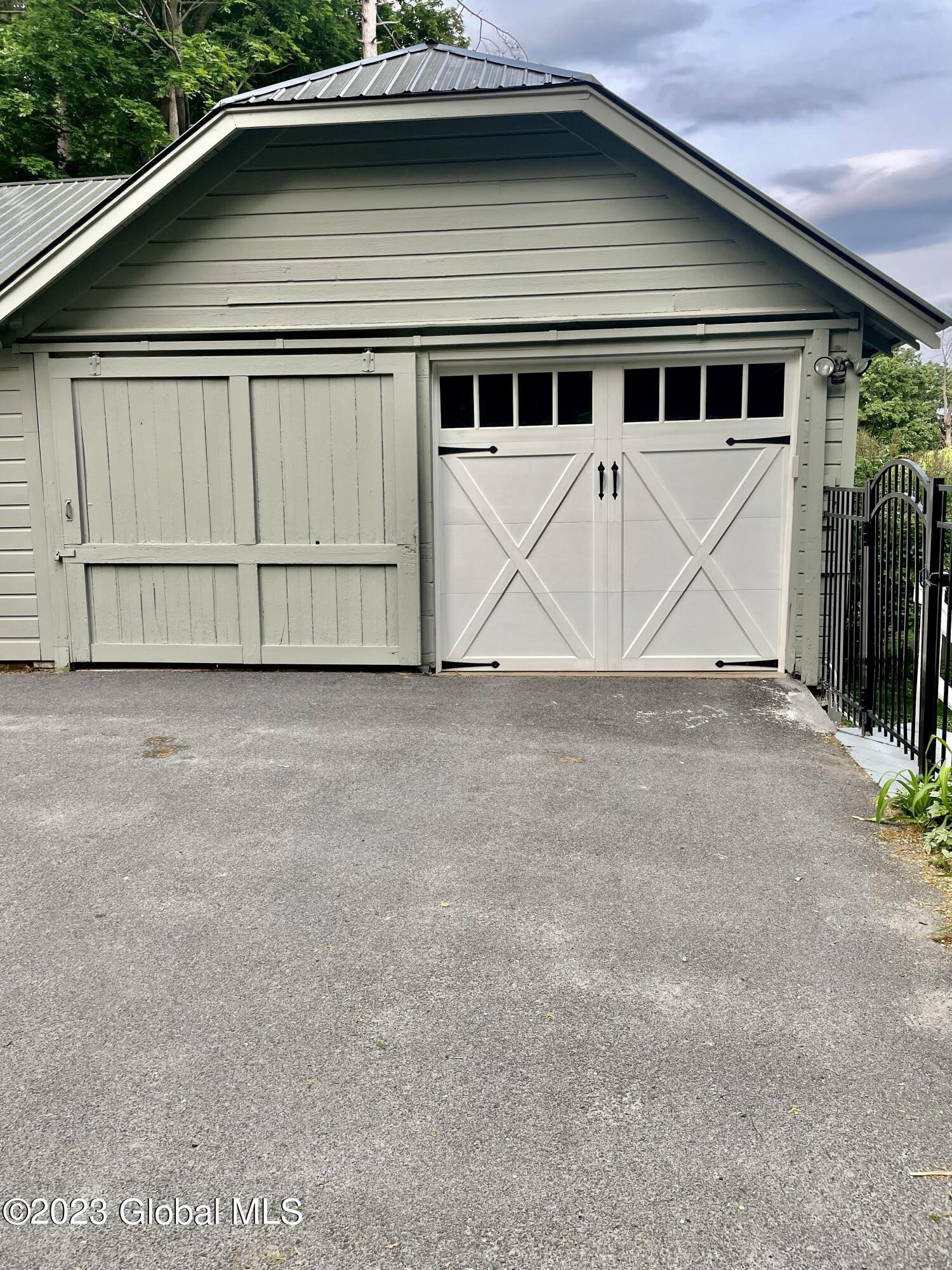 12 Lake Hill Road