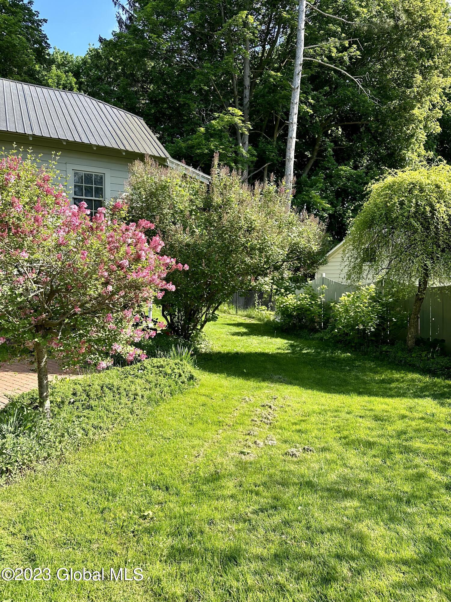 12 Lake Hill Road