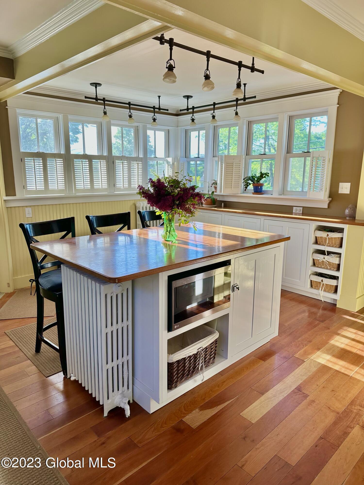 12 Lake Hill Road