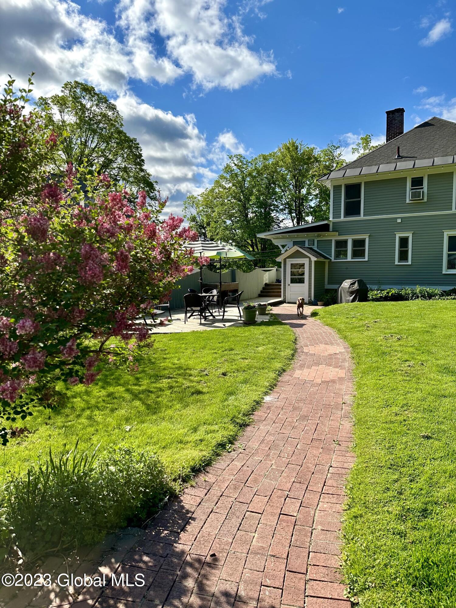 12 Lake Hill Road