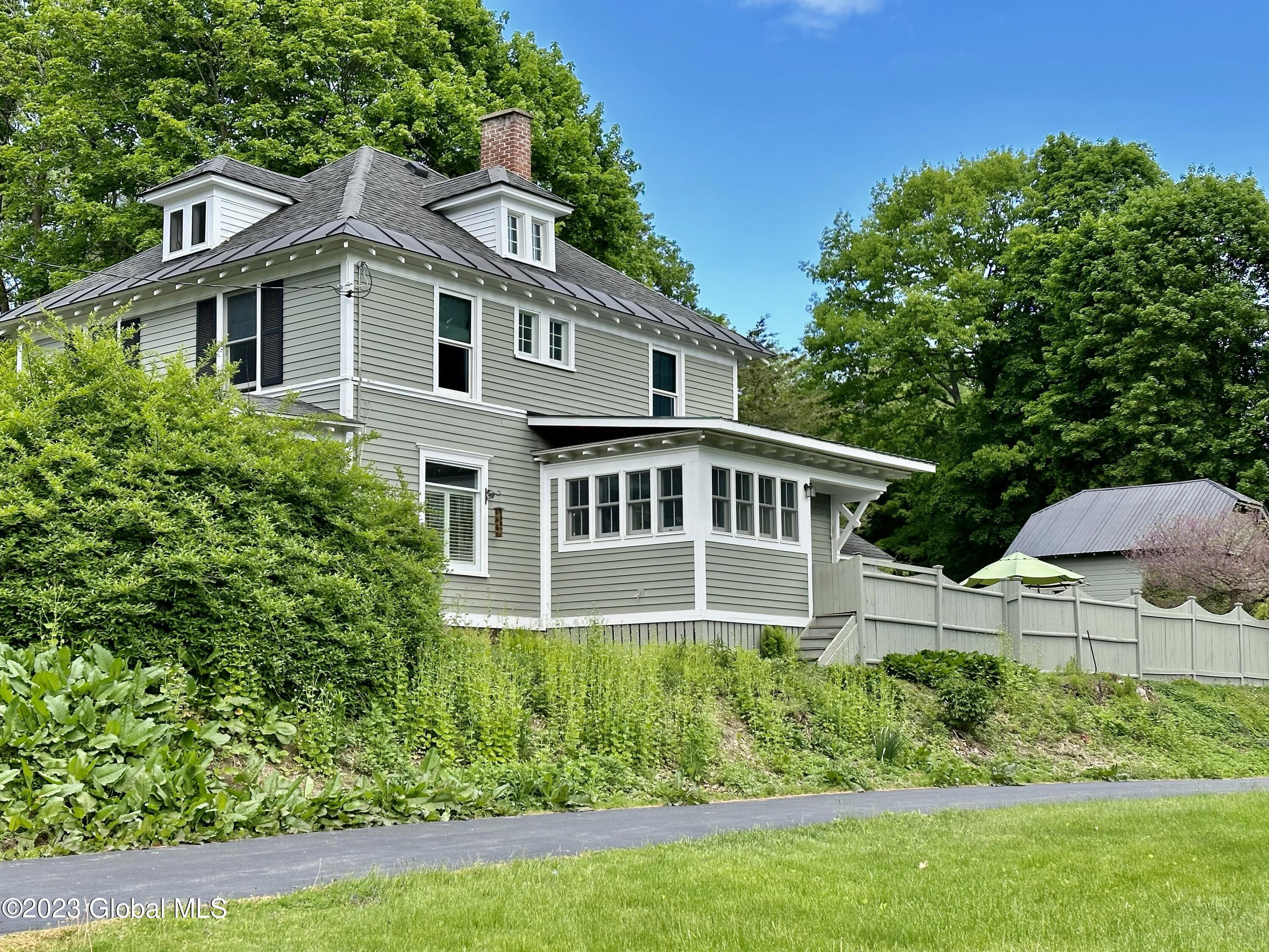 12 Lake Hill Road