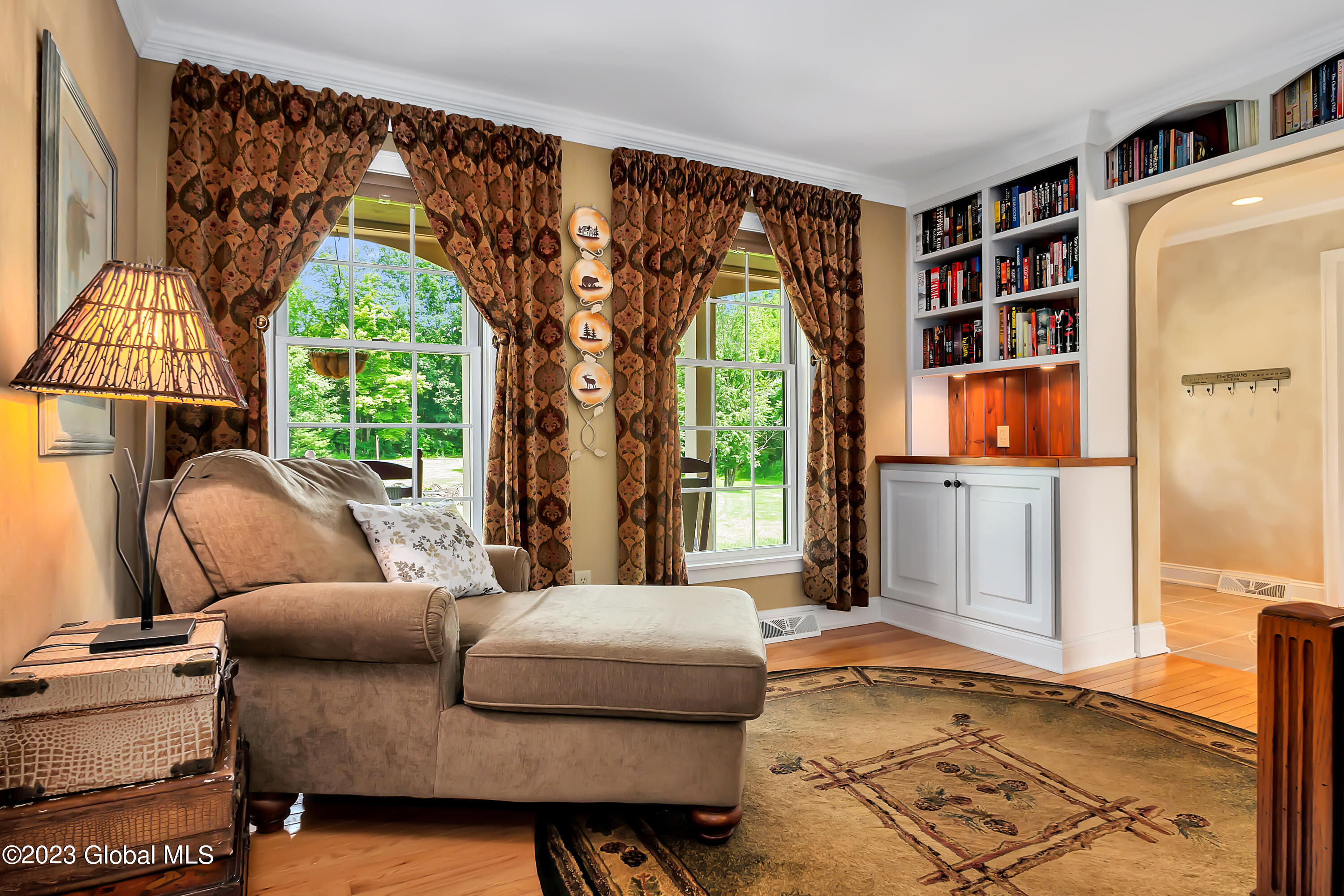 1563 1/2 Division Street