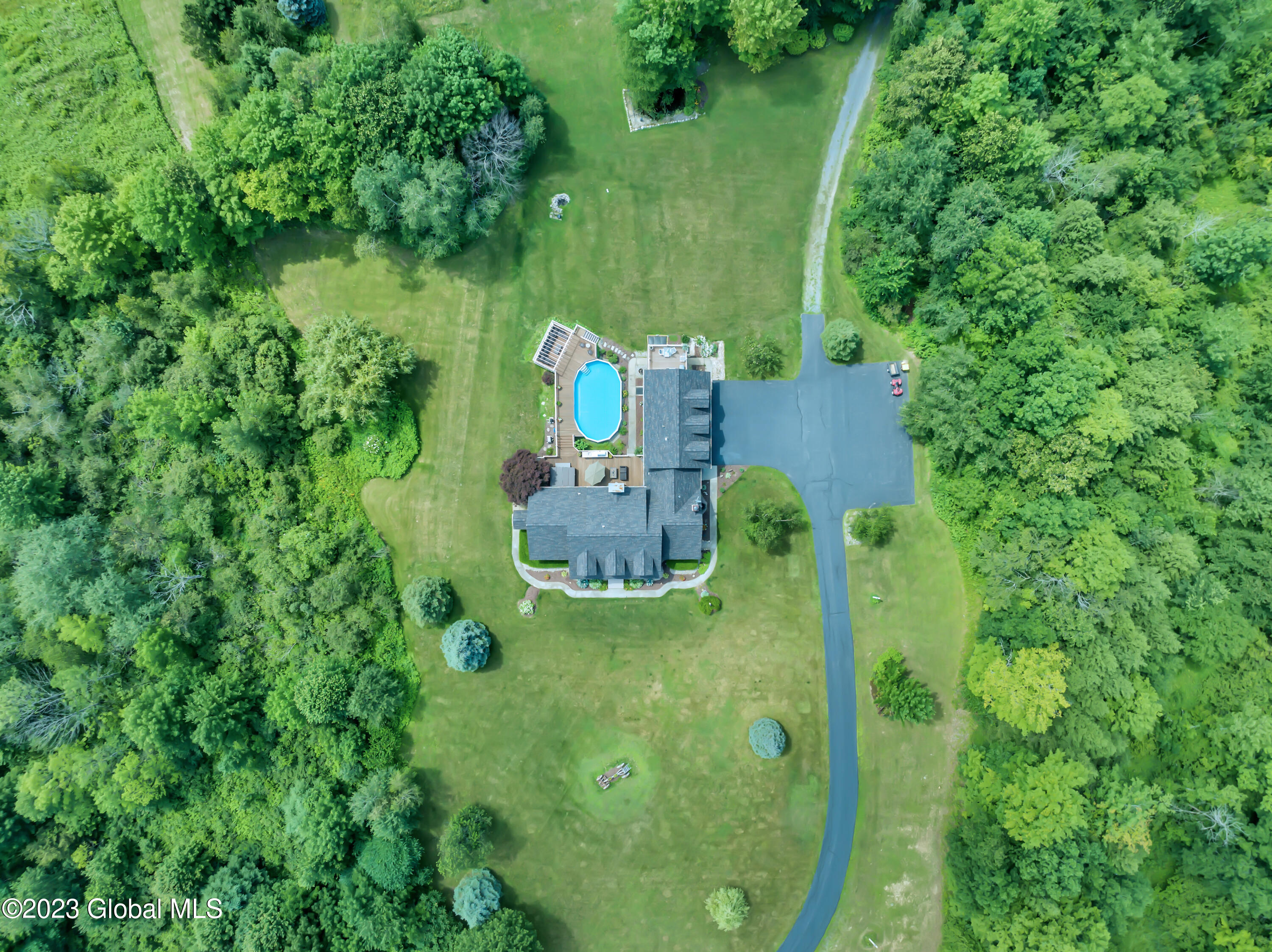 1563 1/2 Division Street