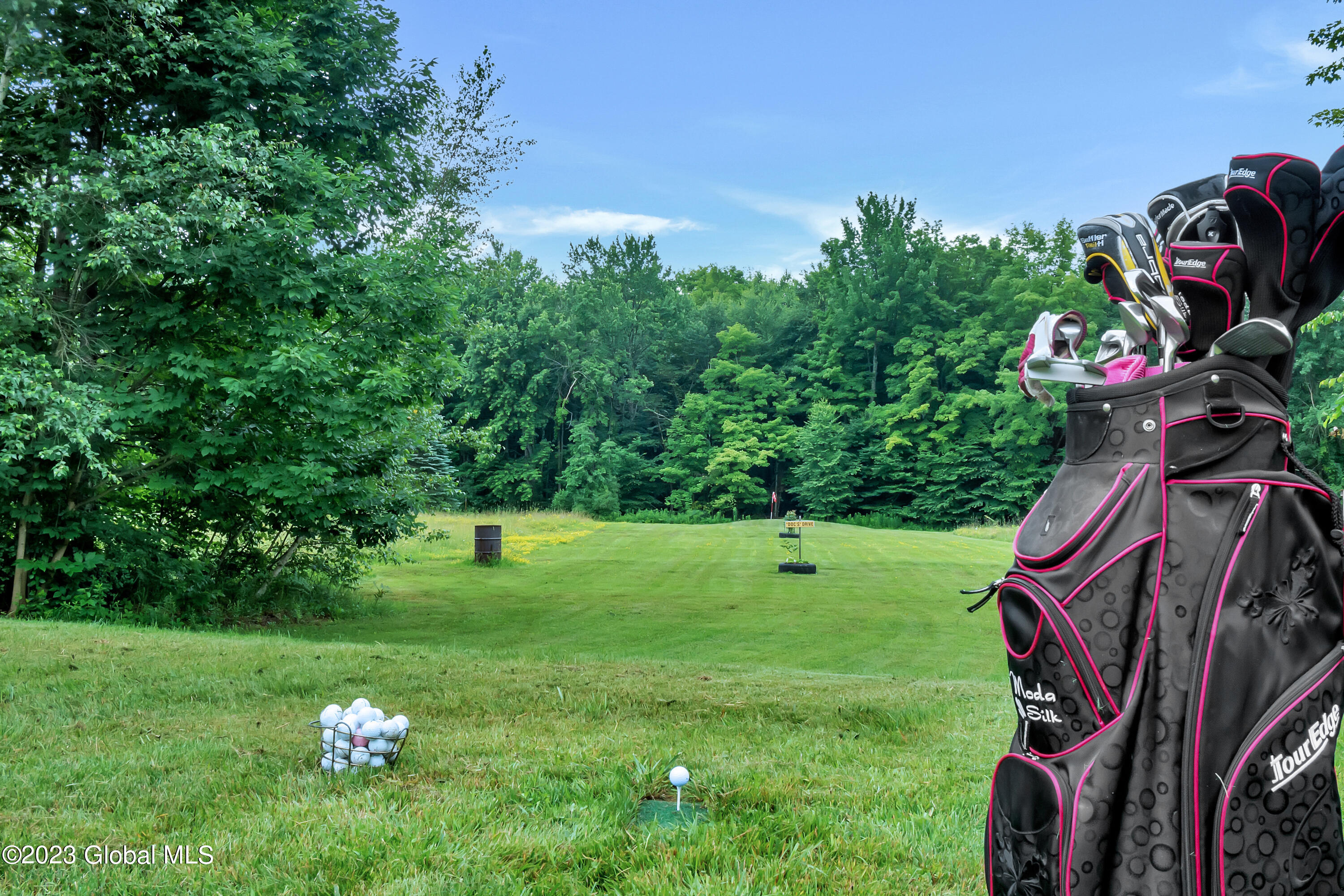 1563 1/2 Division Street