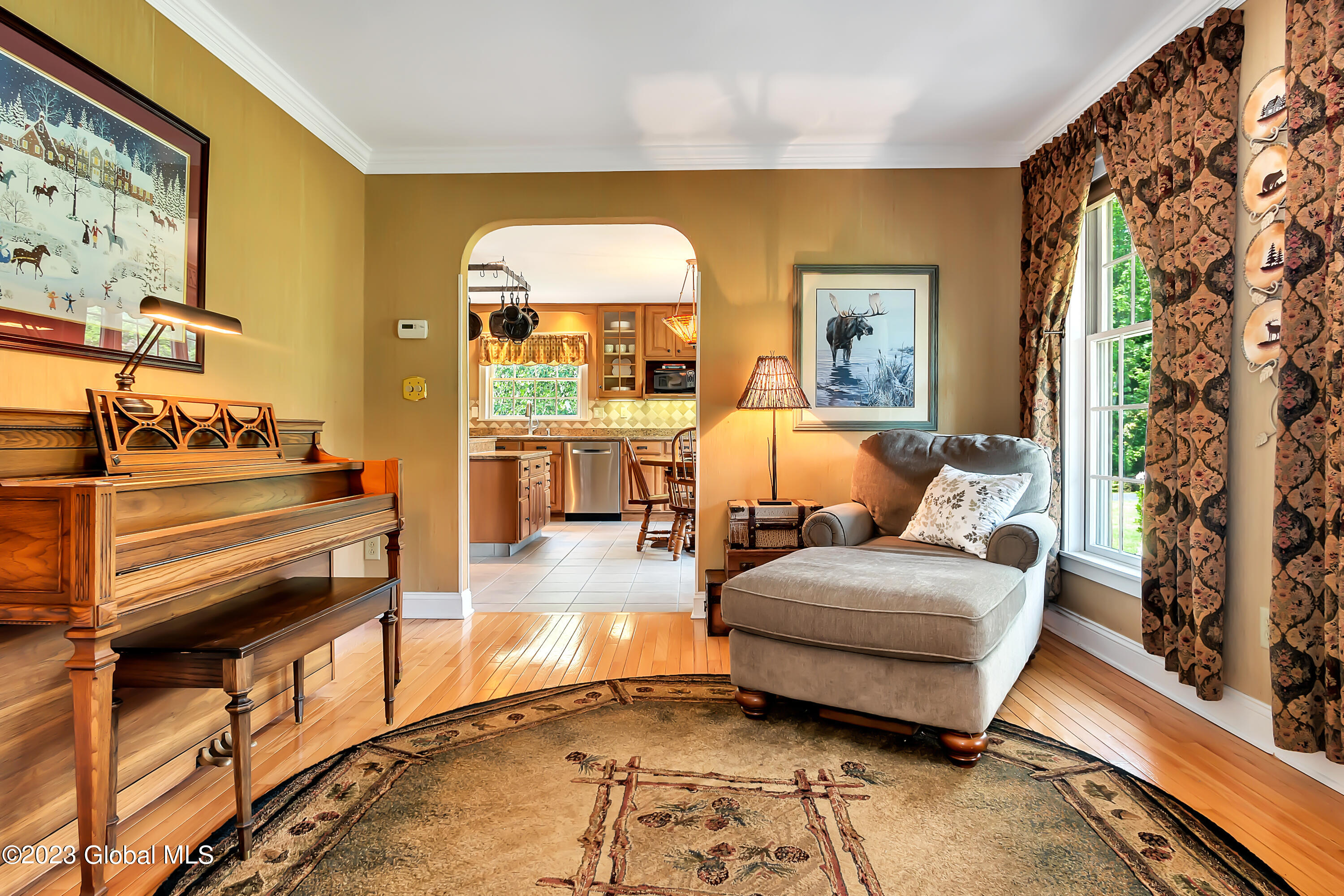 1563 1/2 Division Street