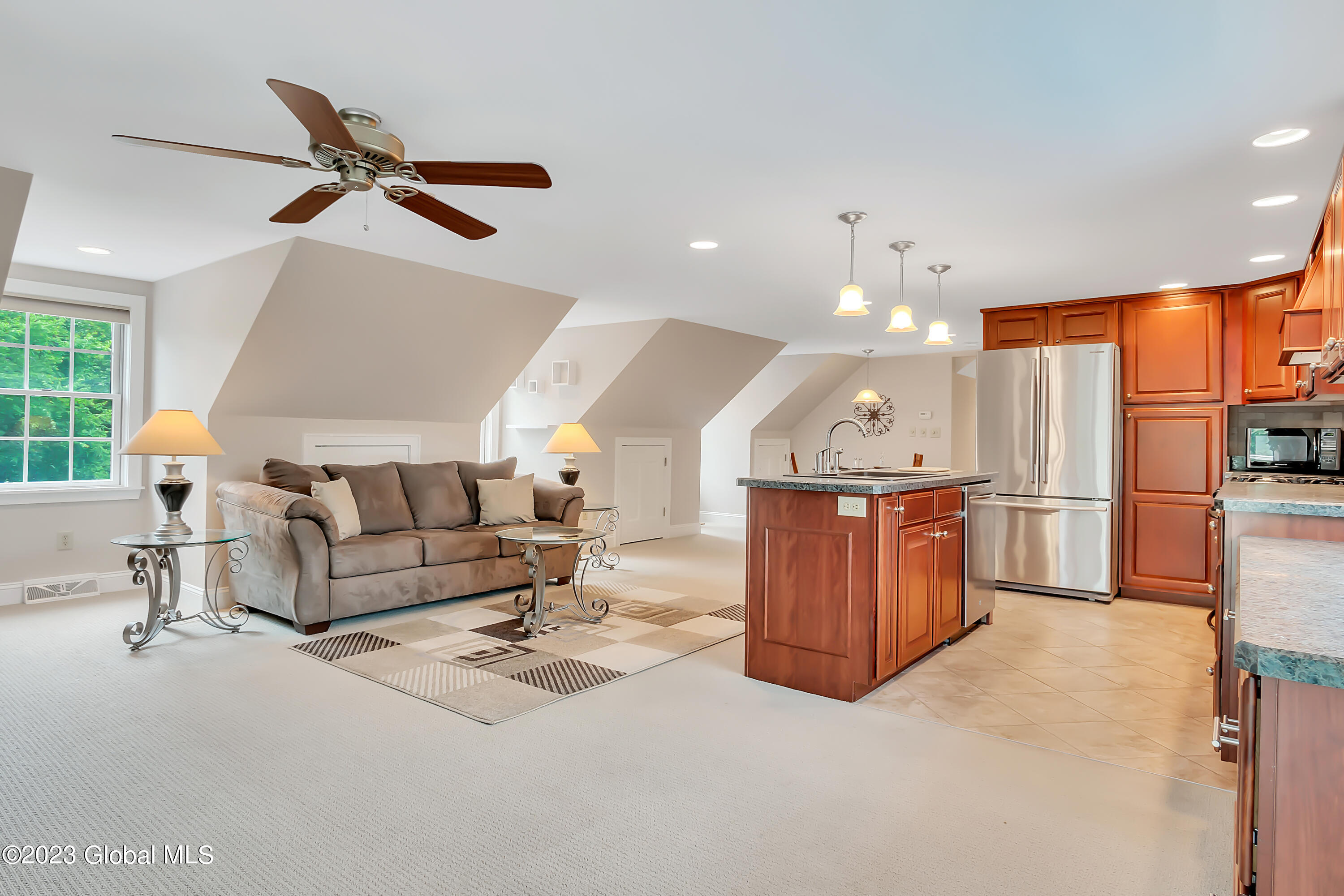 1563 1/2 Division Street