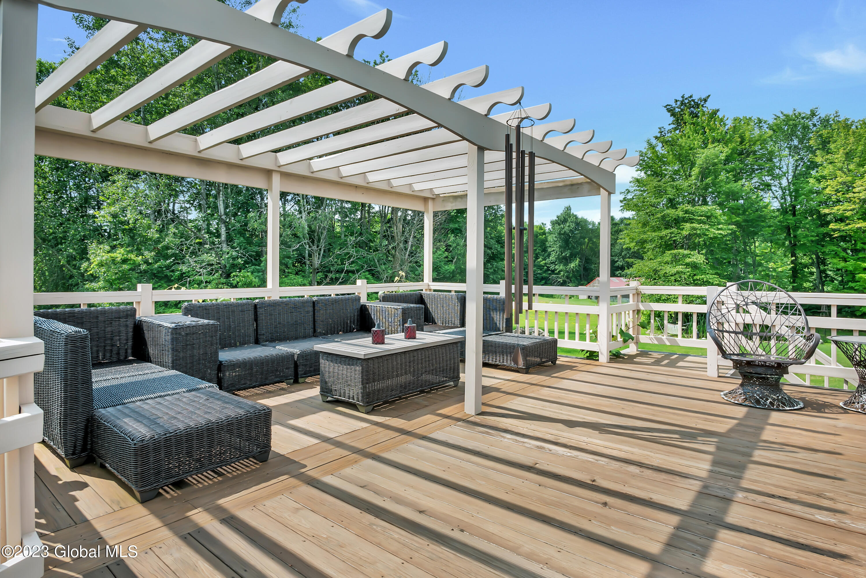 1563 1/2 Division Street