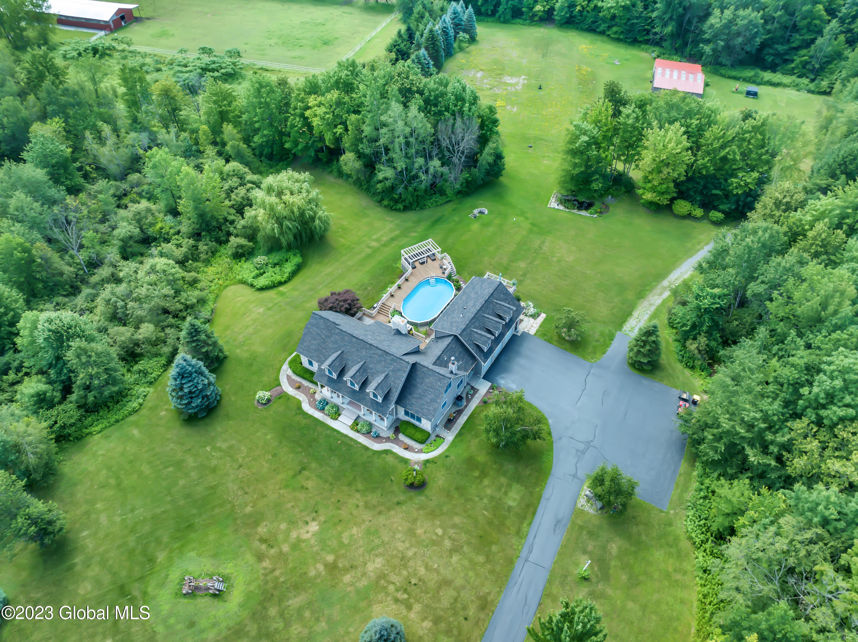 1563 1/2 Division Street