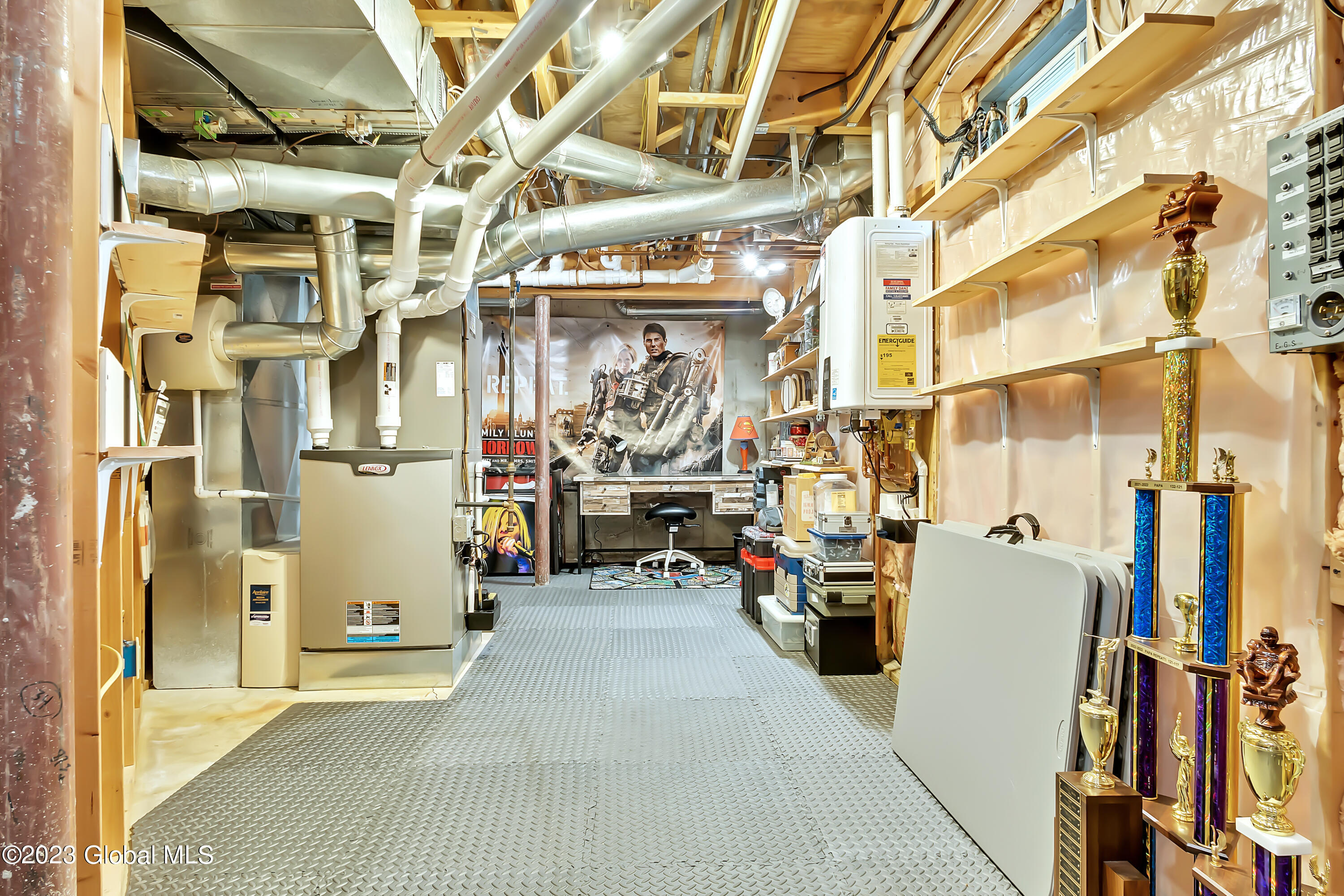 1563 1/2 Division Street