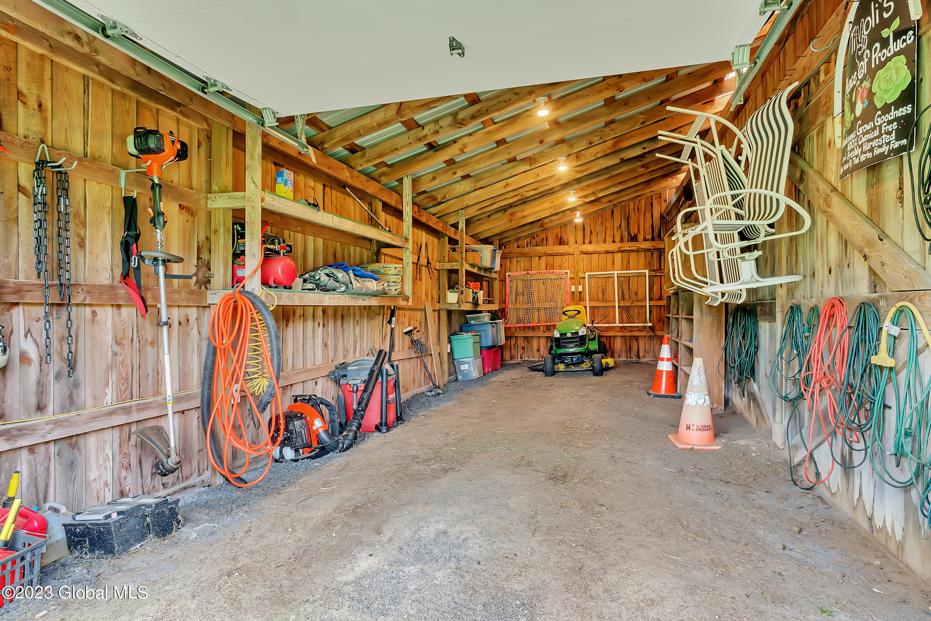 1563 1/2 Division Street