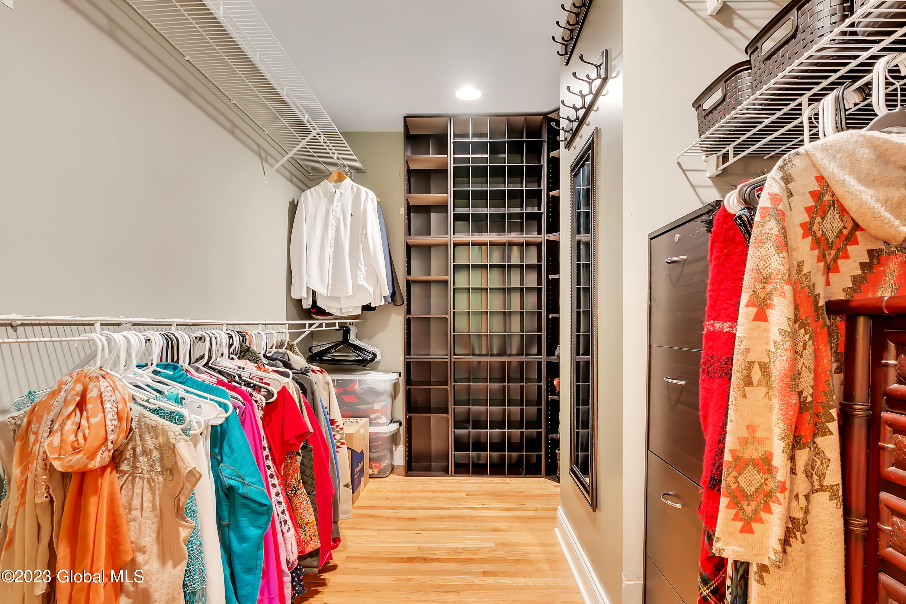 1563 1/2 Division Street