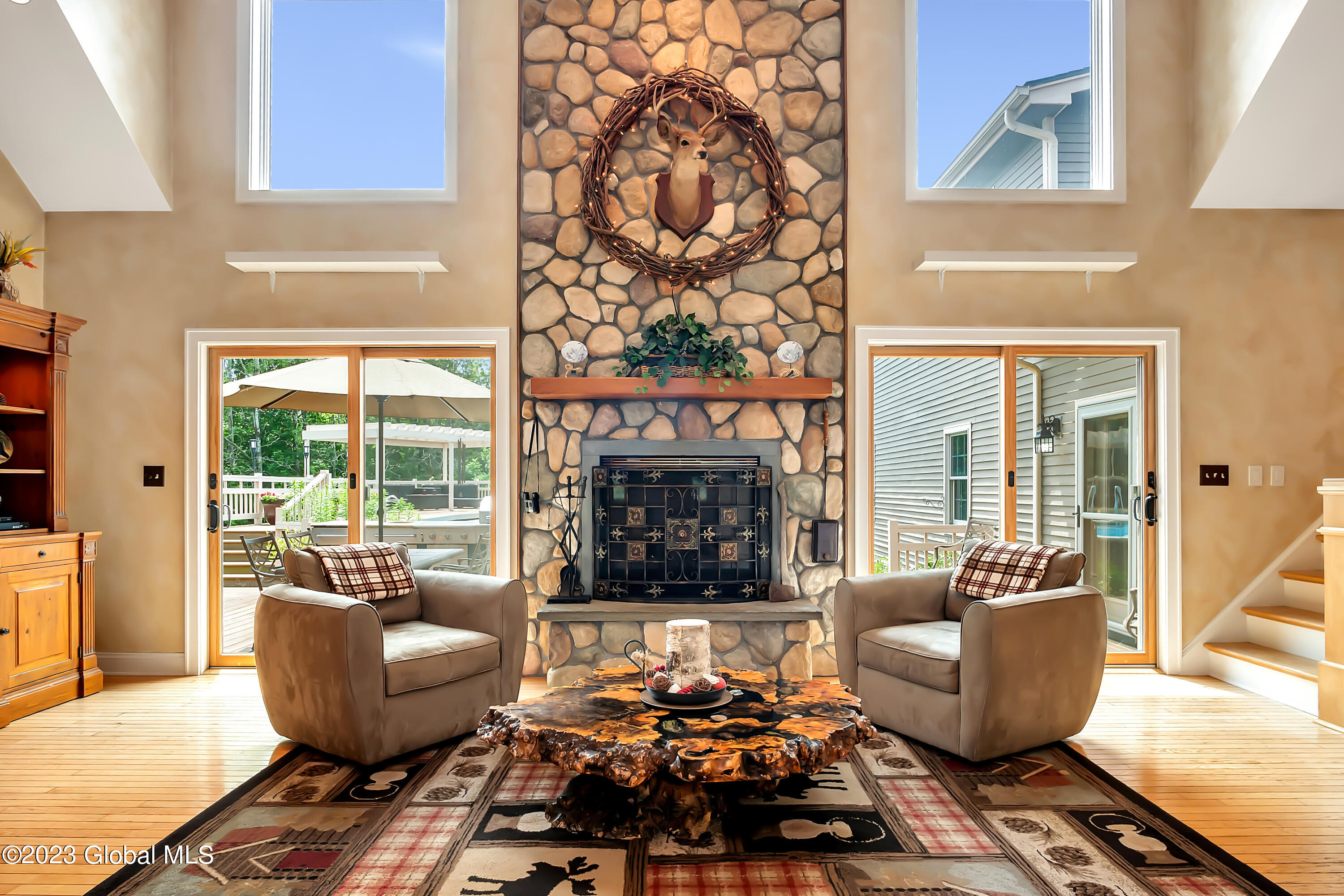 1563 1/2 Division Street