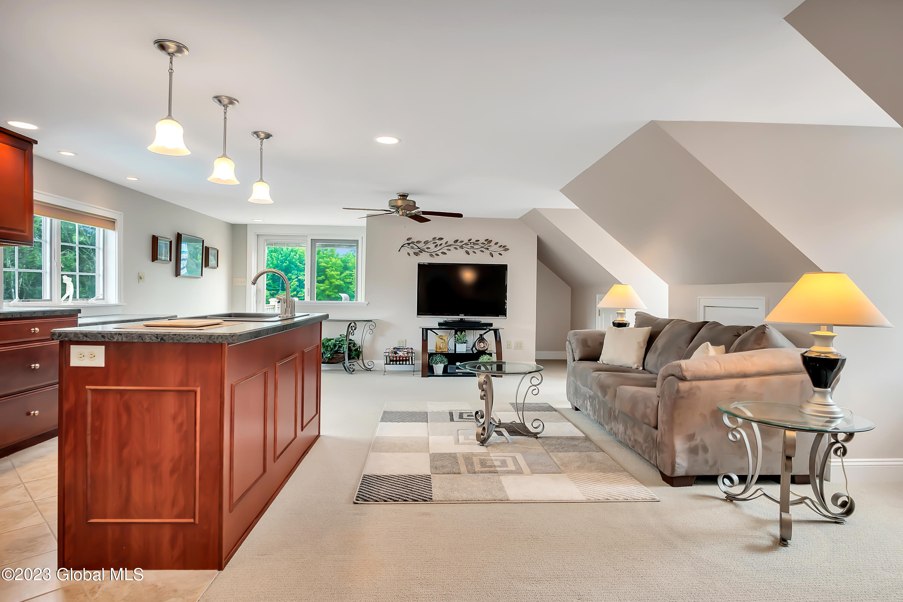 1563 1/2 Division Street