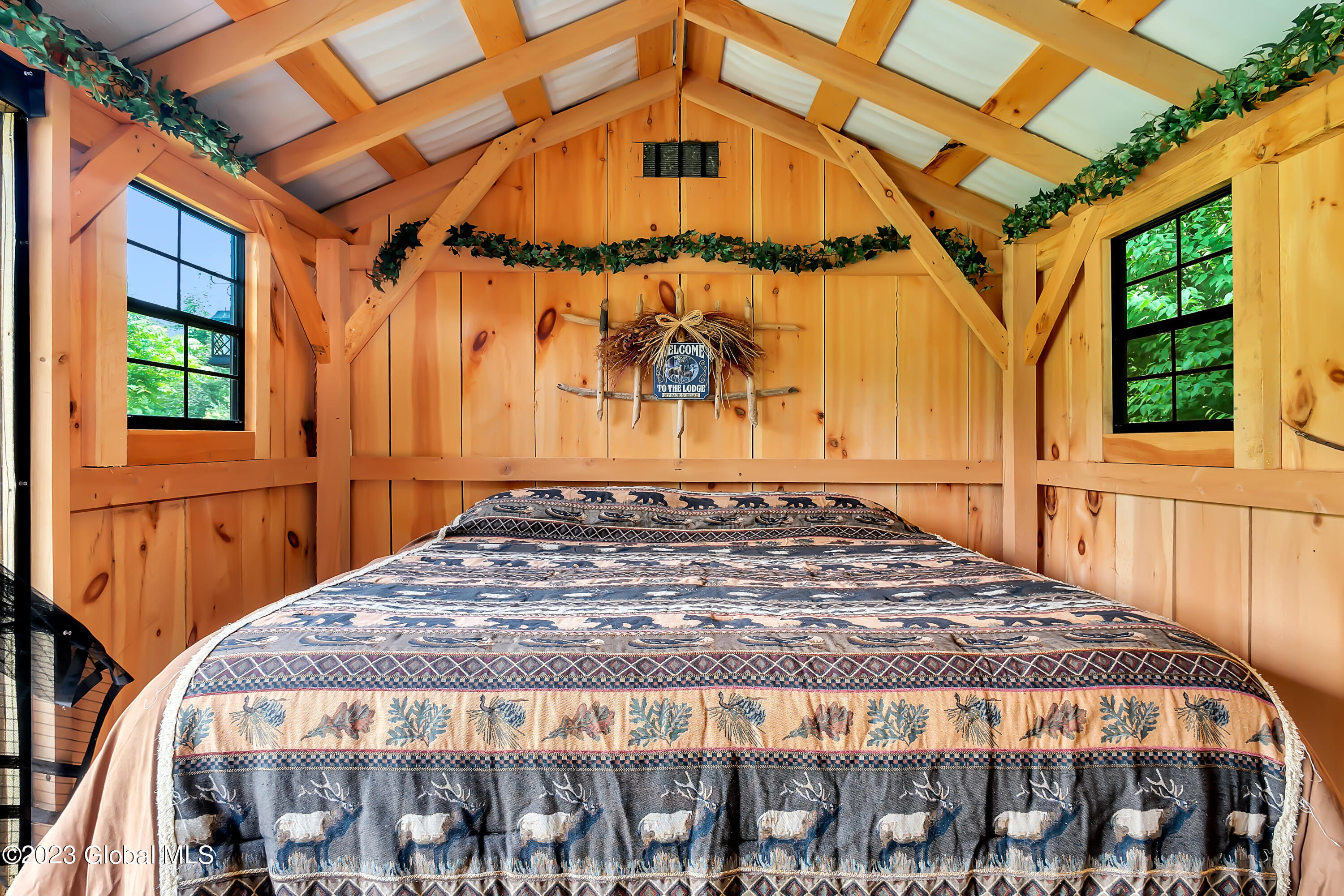 1563 1/2 Division Street