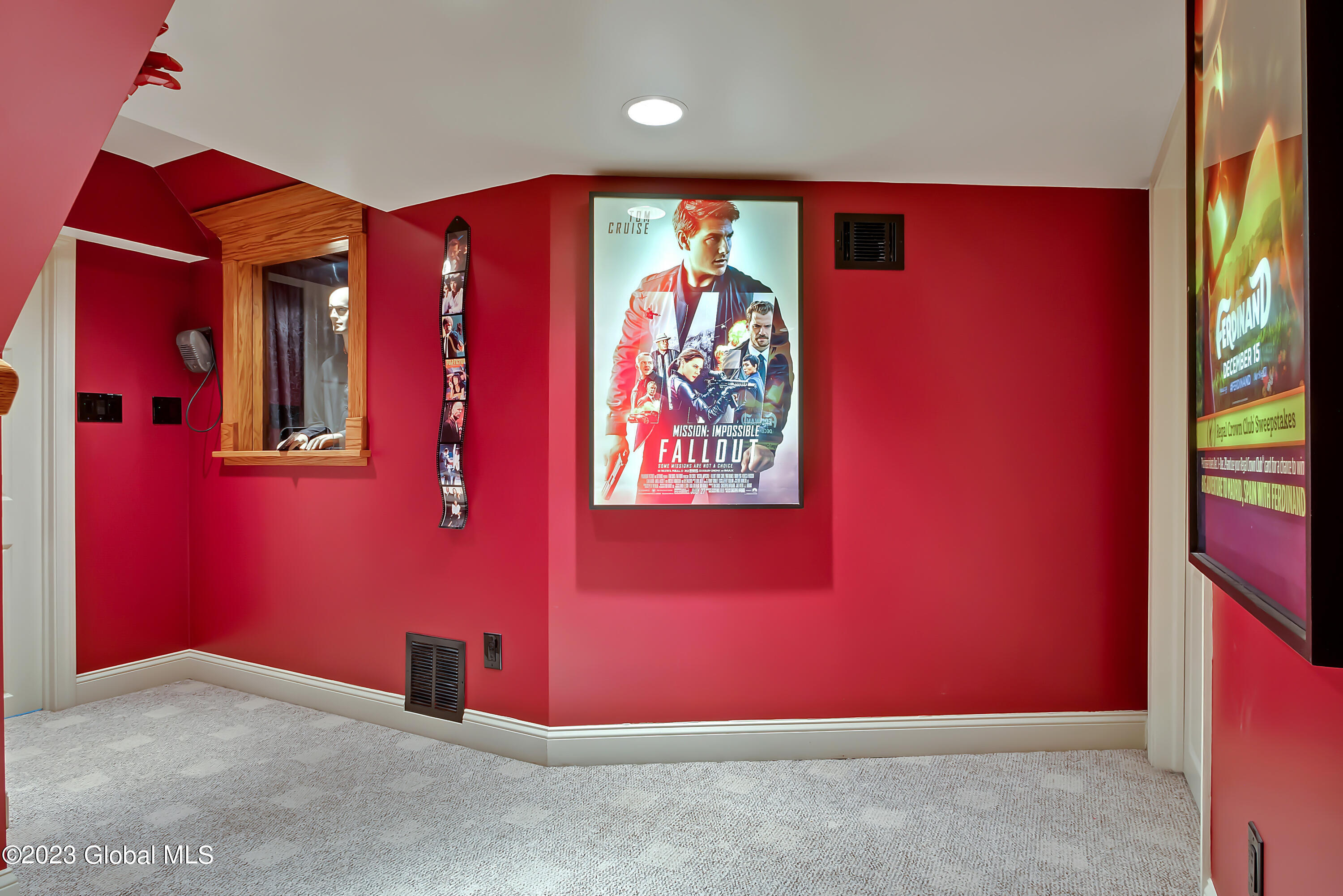 1563 1/2 Division Street