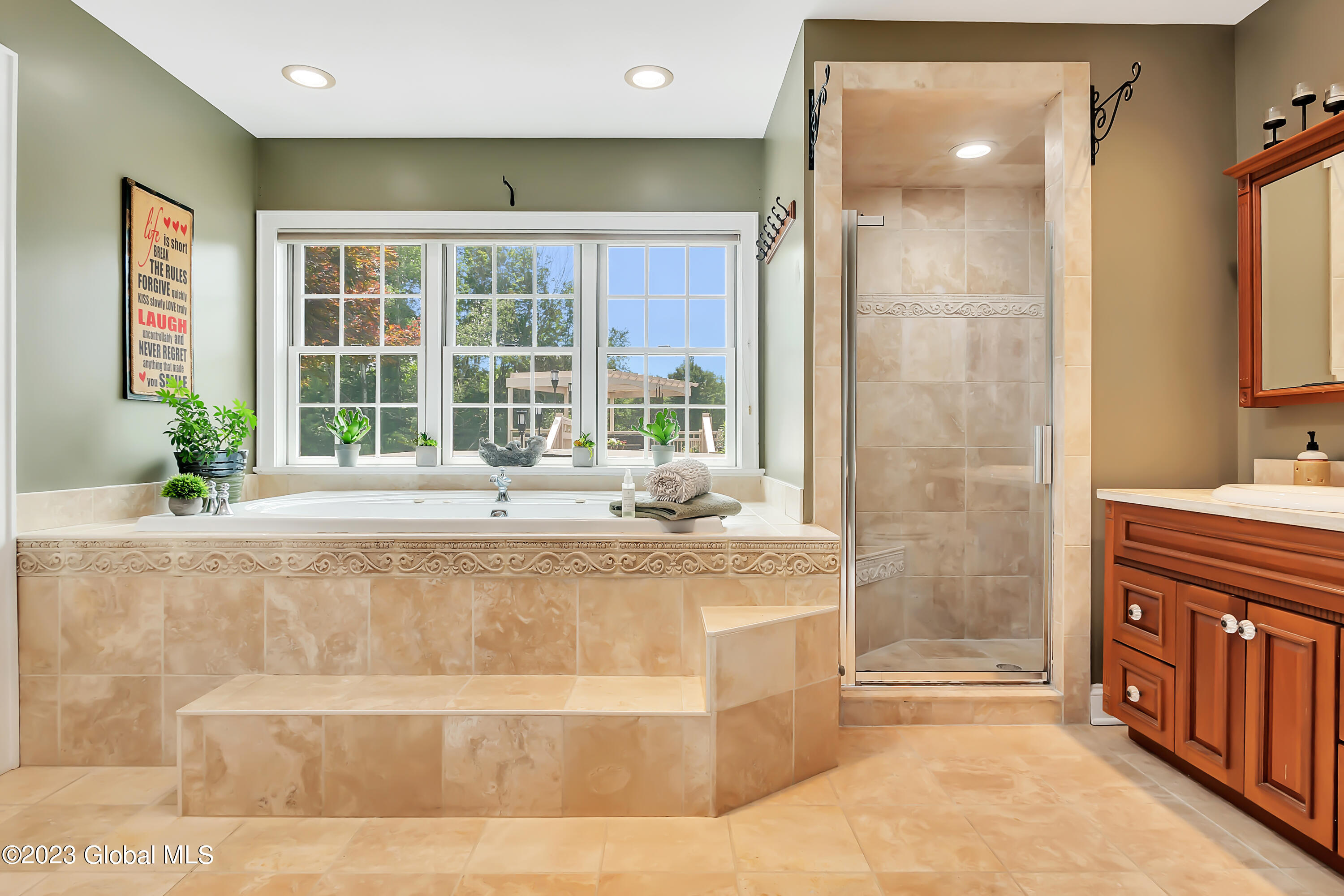 1563 1/2 Division Street