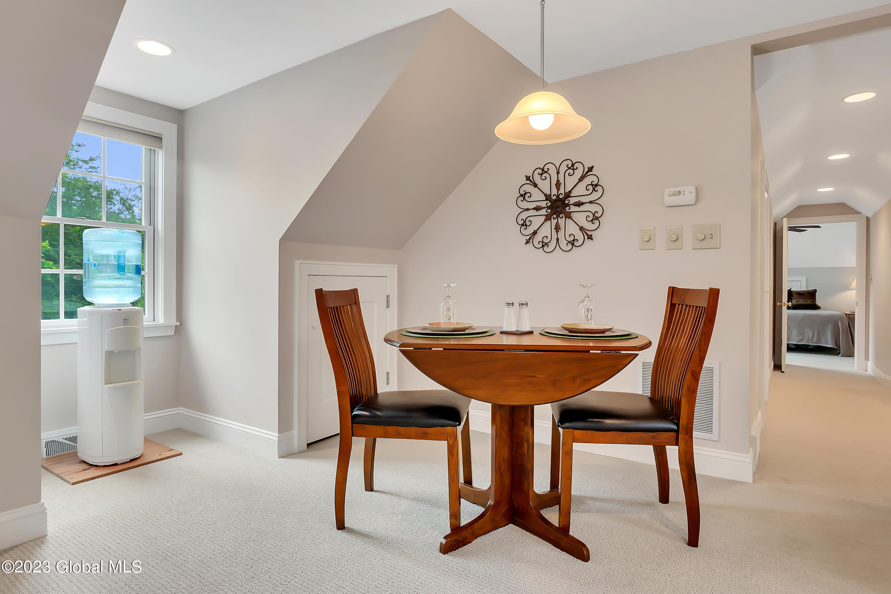 1563 1/2 Division Street